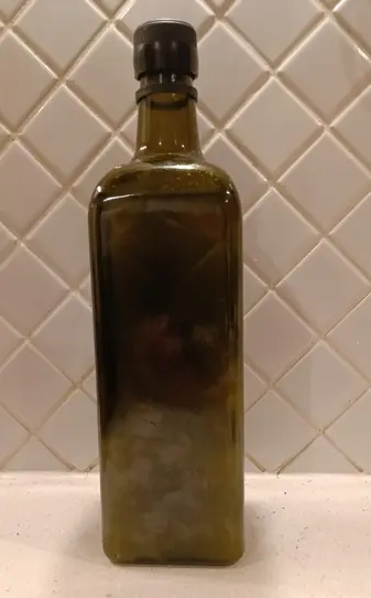 Bottle of MPPS olive oil